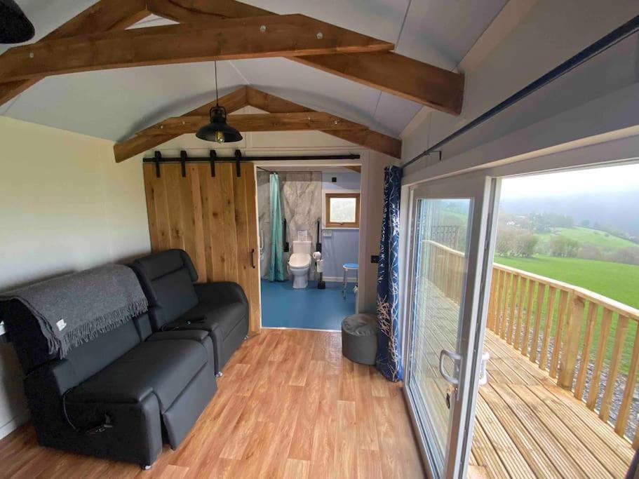 Hafan Y Mynydd - Accessible Double Shepherd Hut