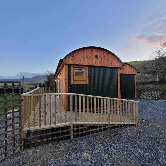 Hafan Y Mynydd - Accessible Double Shepherd Hut Apartment *