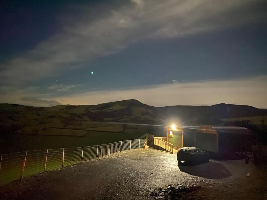 Apartment Hafan Y Mynydd - Accessible Double Shepherd Hut Machynlleth