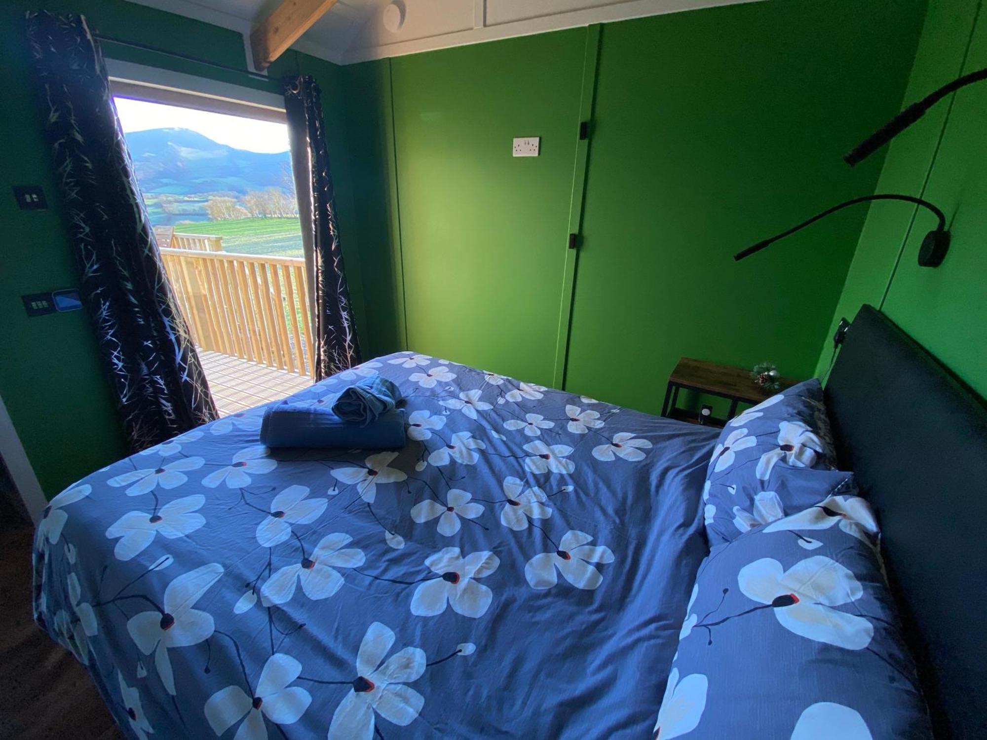 Hafan Y Mynydd - Accessible Double Shepherd Hut * Machynlleth